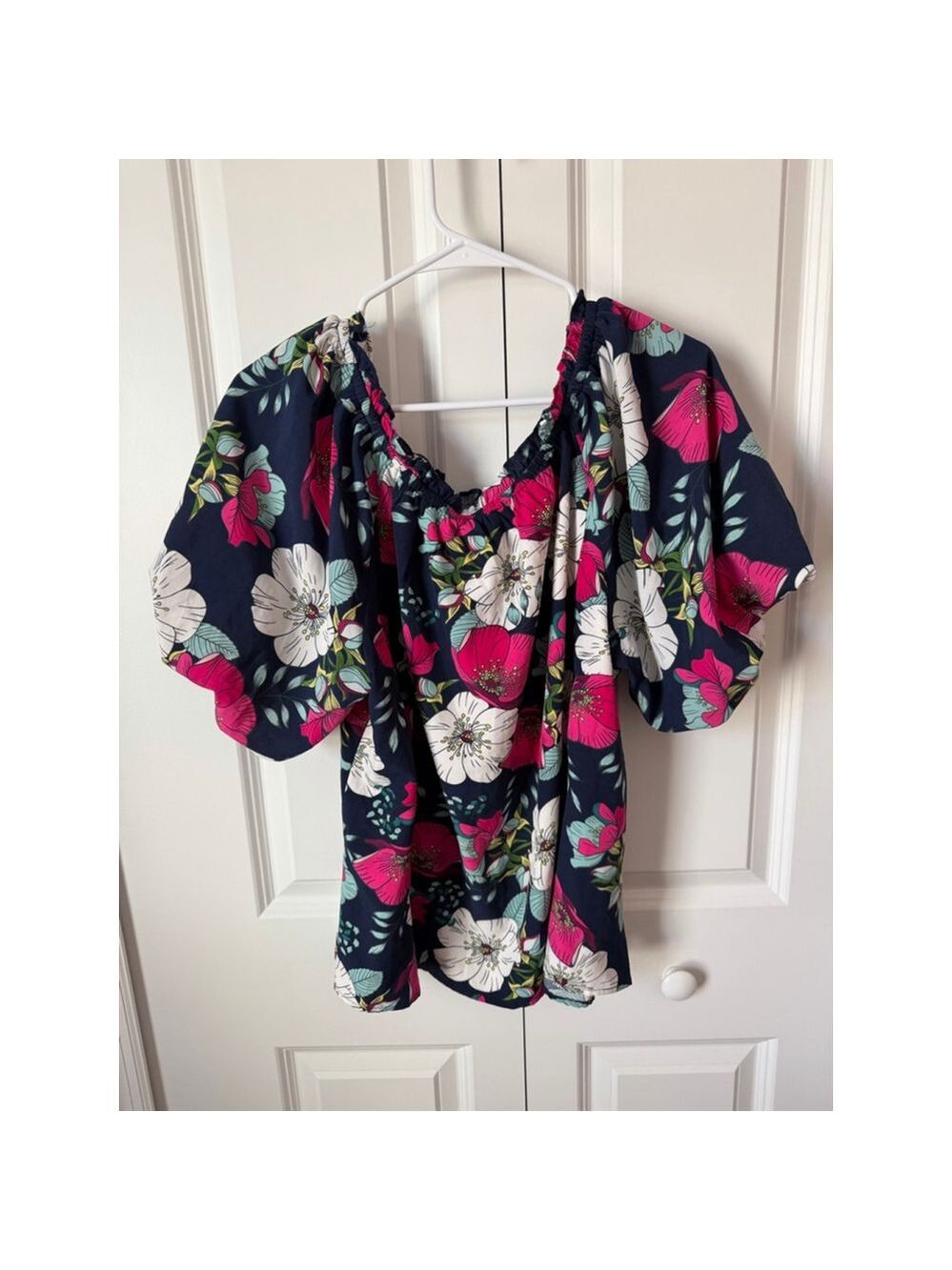 Milk & Honey Navy Floral Off-Shoulder Blouse 2X - Picture 3 of 8